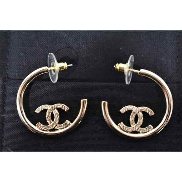 Chanel 22P Gold Metal Interlocking CC Logo Dangle Drop Statement Hoop Earrings - Picture 3 of 11